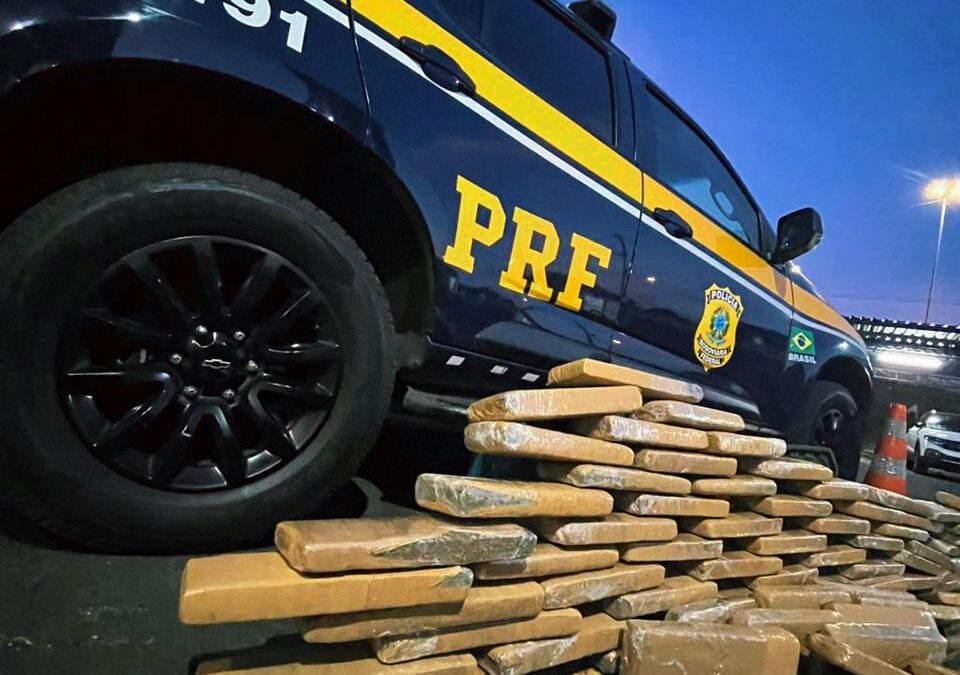 PRF prende traficante com 100 quilos de maconha em Gravataí