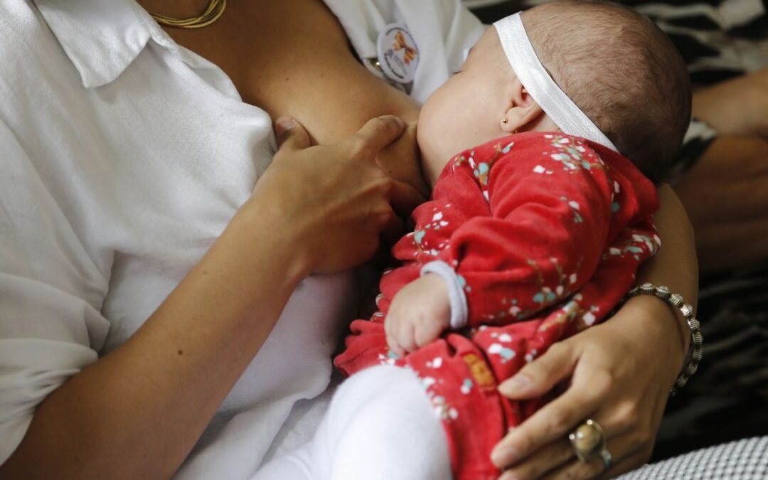 Agosto dourado: mês de conscientização ao aleitamento materno