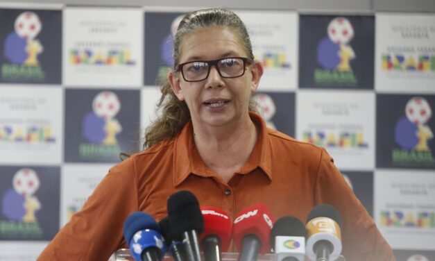 Ministra do Esporte, Ana Moser, aguarda decisão de Lula sobre sua permanência no ministério