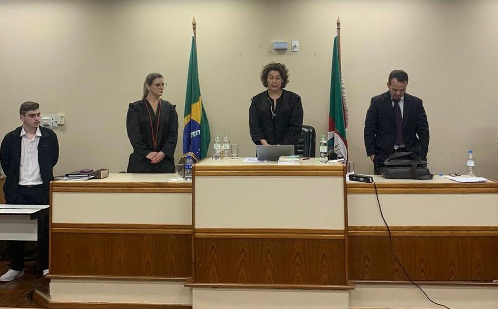 Homem é condenado a 20 anos de prisão por matar ex-companheira em Guaíba