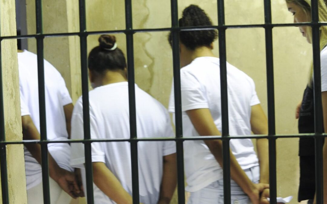 Apesar de decisão do STF, grávidas ainda são encarceradas no Brasil