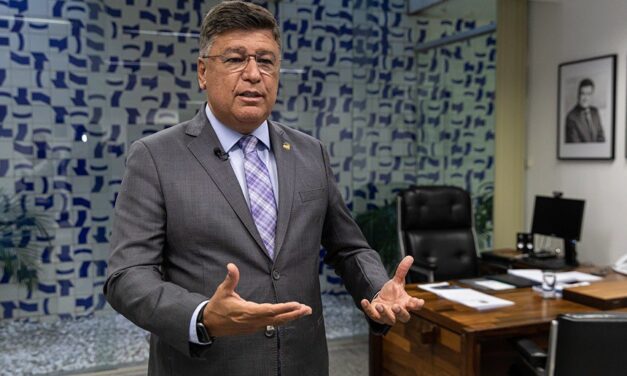 Projeto busca incentivar adoção de crianças mais velhas com benefício financeiro