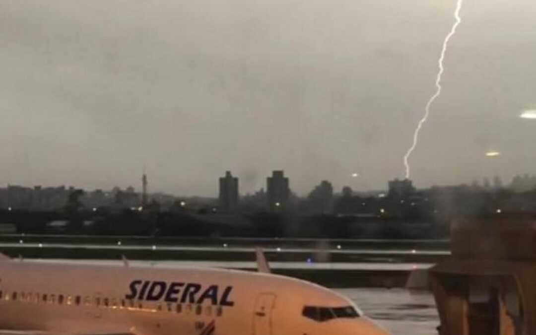 Condições climáticas causam interdição temporária e afetam mais de 30 voos no aeroporto Salgado Filho