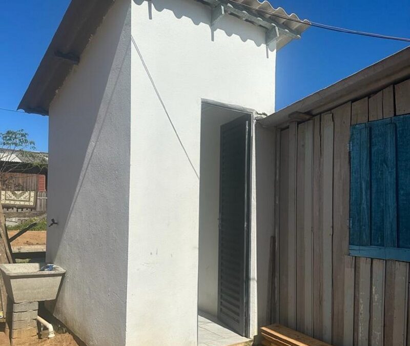 Programa Nenhuma Casa sem Banheiro entrega nove módulos sanitários em Rio Pardo