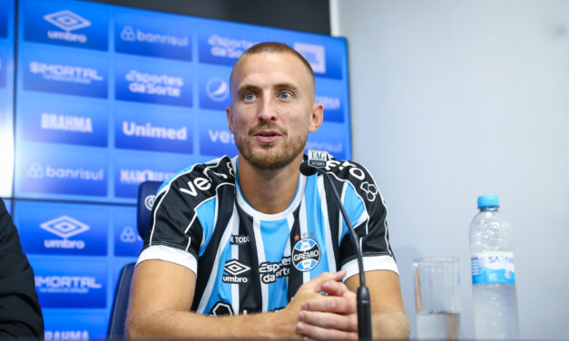 Rodrigo Ely fala de satisfação em voltar ao Grêmio: “foi uma escola de vida para mim”