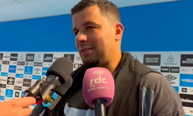 André Lima retorna à Arena, revela conversa com Renato e brinca: “por favor, deixa o Botafogo ganhar um pouquinho”