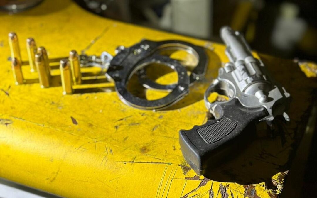 Fiscalização em ferros-velhos resulta na prisão de suspeito de roubo e captura de foragido