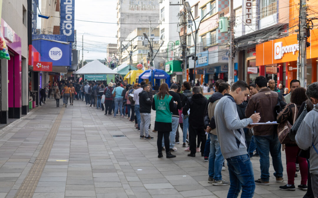 Com mais de 800 vagas, Super Feirão de Empregos acontece nesta quarta-feira no Calçadão