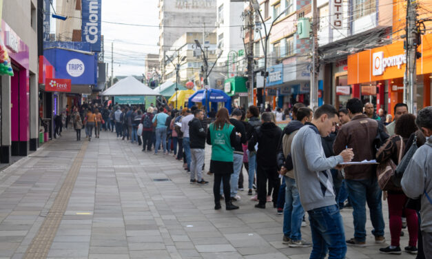 Com mais de 800 vagas, Super Feirão de Empregos acontece nesta quarta-feira no Calçadão
