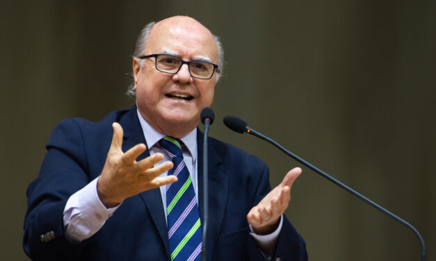 Câmara de Porto Alegre discute criação de plano de revisão periódica de gastos