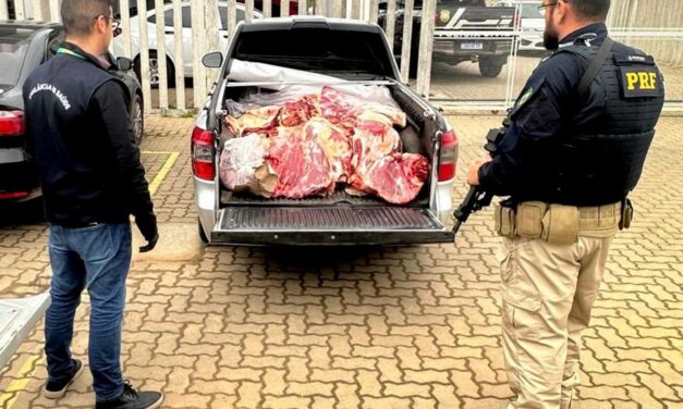 PRF prende homem com 350 quilos de carne sem procedência e refrigeração