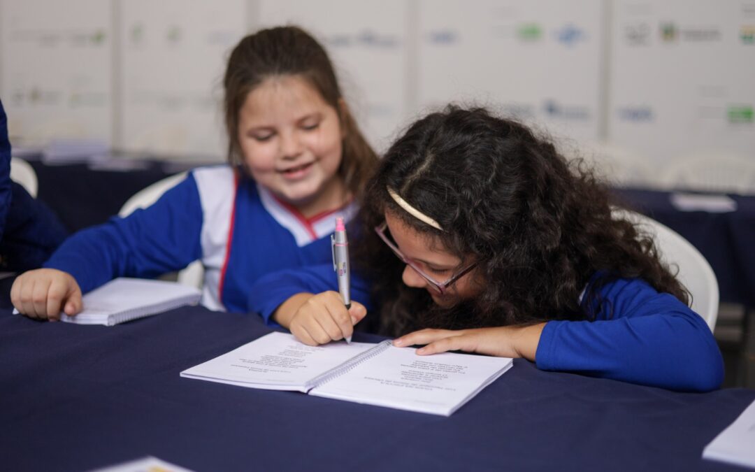 Feira do Livro de Porto Alegre: inscrições para sessões de autógrafos de escolas estão abertas