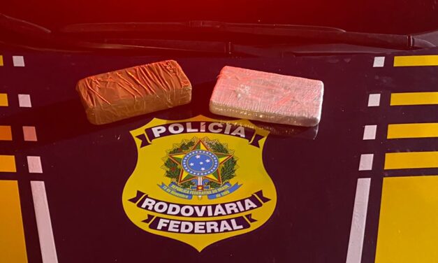 Passageira de ônibus é presa com crack e cocaína em Bagé