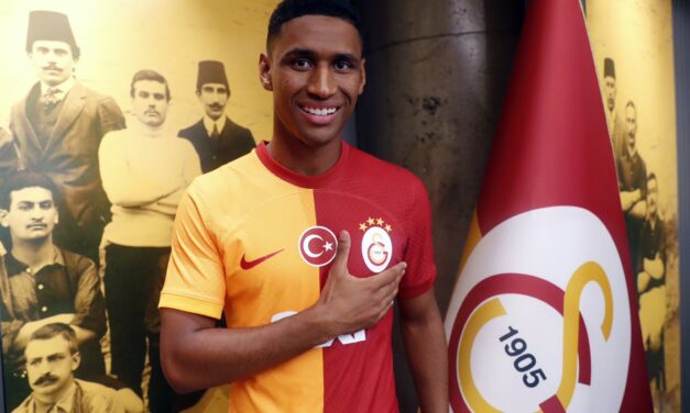 Ex-jogador do Grêmio é anunciado pelo Galatasaray