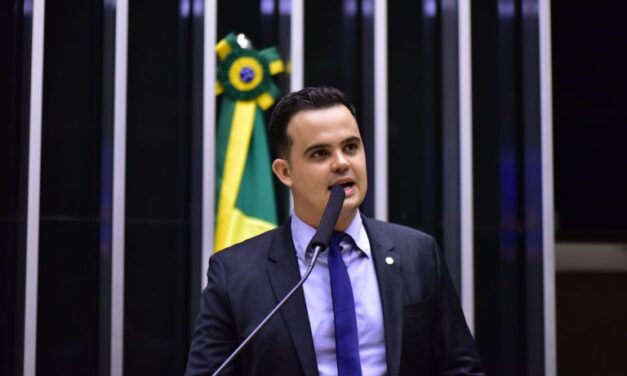 Comissão rejeita proposta que suspende porte de arma em período eleitoral