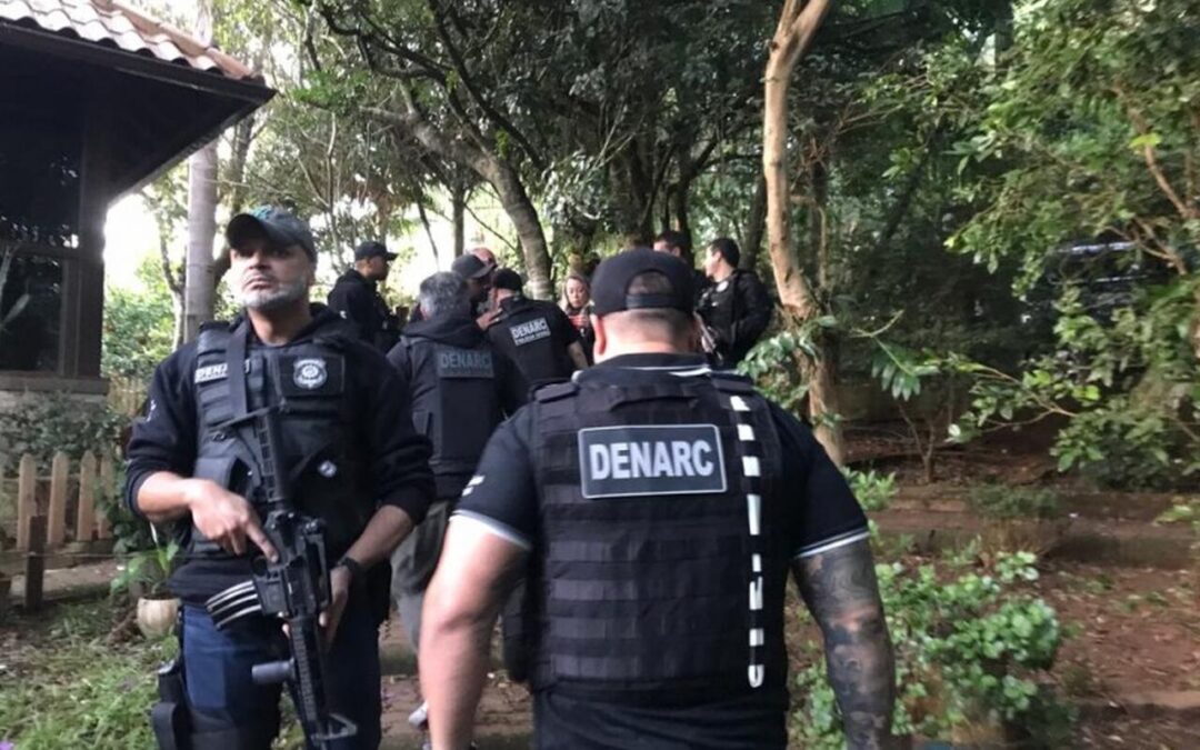 Operação Conjunta da Polícia Civil e Brigada Militar resulta na apreensão de armas e drogas em Porto Alegre e Osório