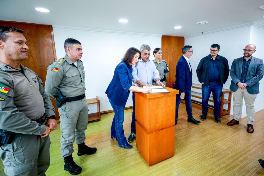 Sancionada lei que institui Programa de Resistência às Drogas e à Violência na Capital