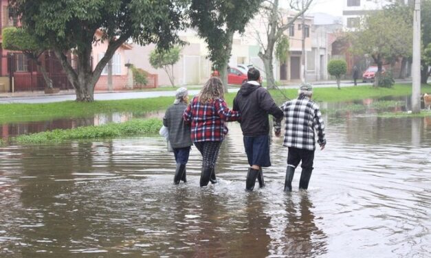 Enchentes no RS: Mais de 100 pessoas são resgatadas em Rio Grande