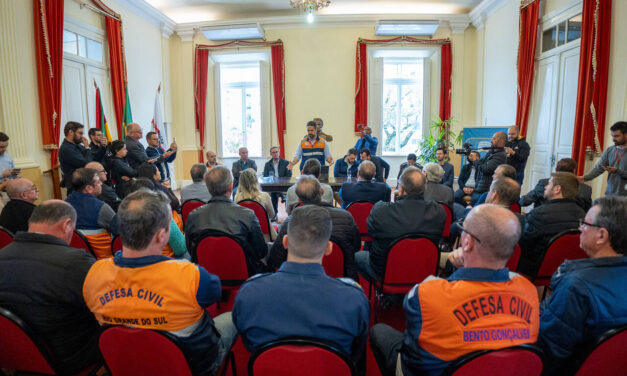 “Nossa situação financeira não será um empecilho”, afirma Eduardo Leite sobre ajuda a municípios atingidos pela enchente