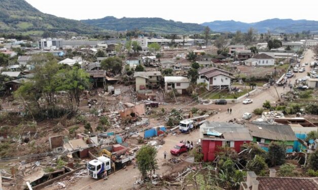 Drones são empregados na busca por sobreviventes das enchentes