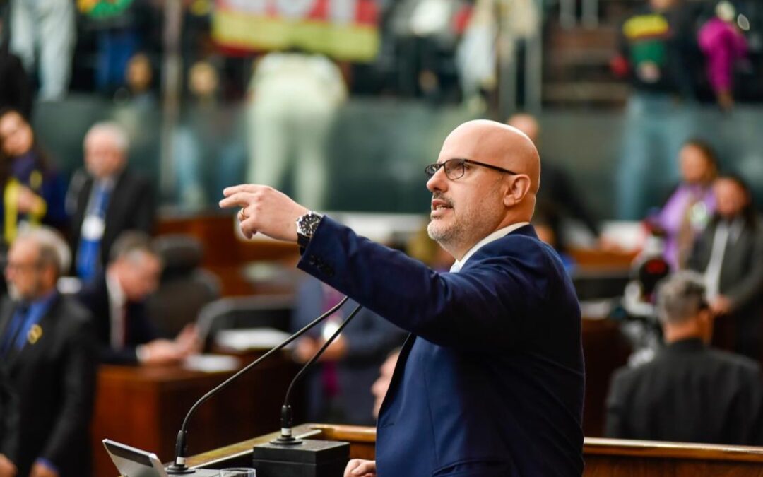 PEC dos Símbolos tem segundo turno marcado para esta terça-feira