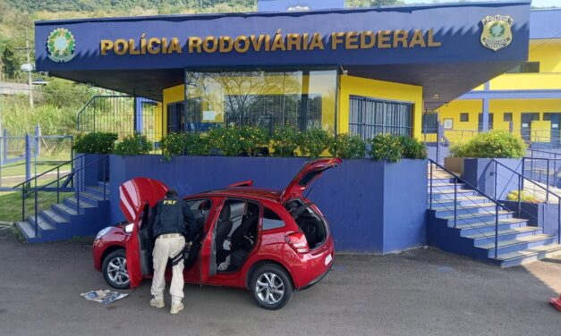 PRF prende homem com carro roubado em Osório