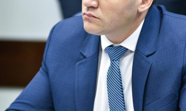 Projeto de Capitão Martim Institui Carteira Funcional para Agente Socioeducativo