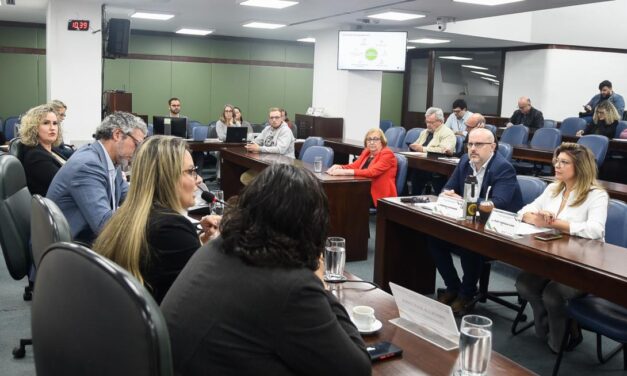 Assembleia Legislativa ouve secretarias estaduais sobre a LOA 2024 e uso do FUNDEB