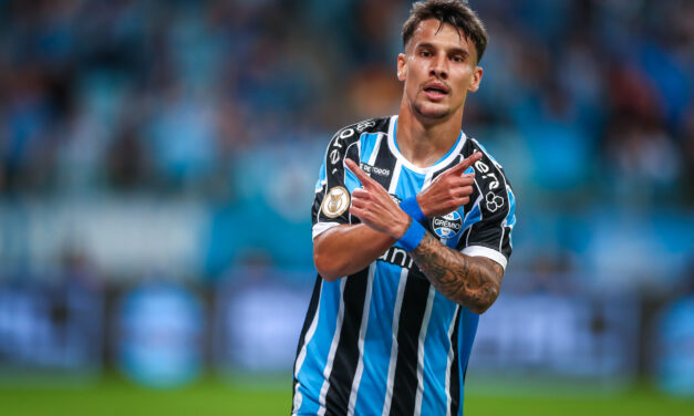 Ferreira marca o gol mil do Grêmio no Brasileirão de pontos corridos