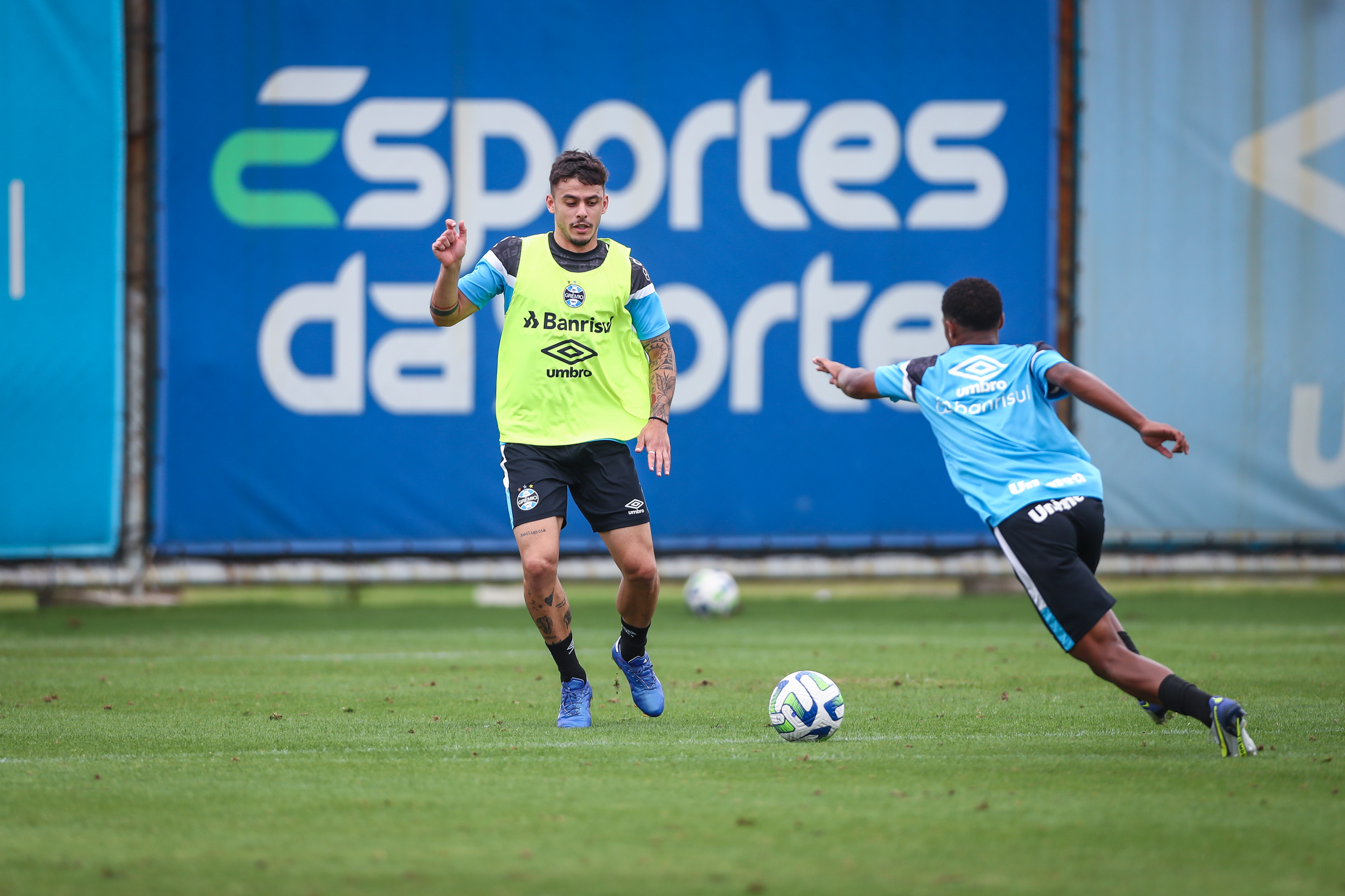 Grêmio finaliza preparativos e viaja para Curitiba
