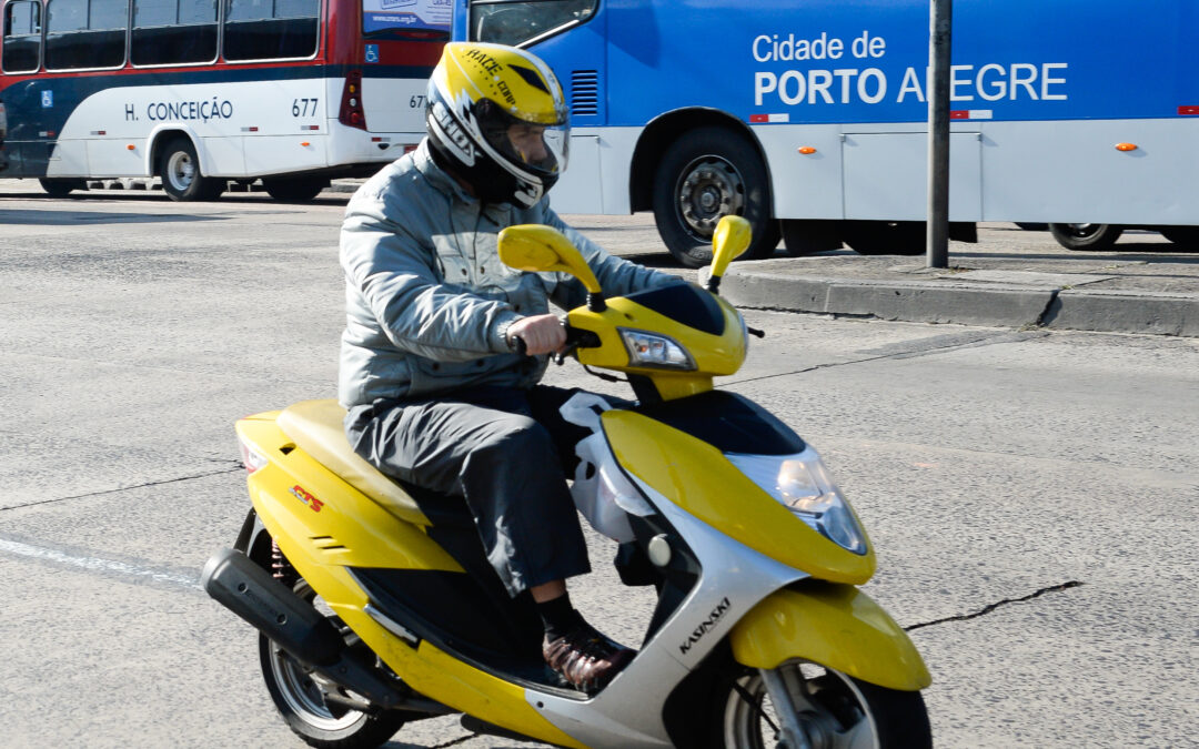 Projeto de lei regulamenta o serviço de mototáxi em Porto Alegre