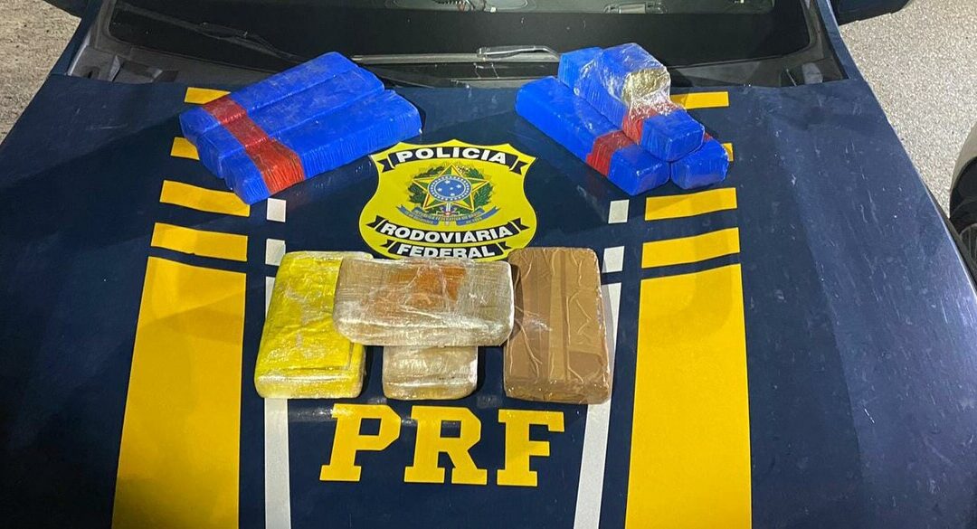 PRF intercepta carro maconha, cocaína e crack em Bagé; motorista foi preso