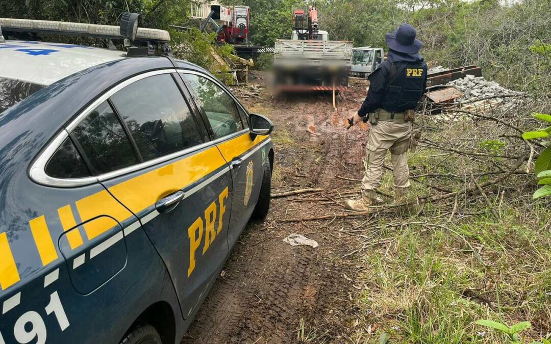 Desmanche clandestino é encontrado pela PRF durante recuperação de caminhão furtado em Triunfo