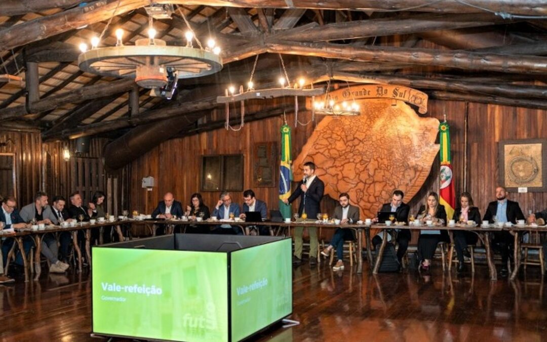 Governo do estado busca reajuste no vale-refeição dos servidores e antecipação do 13° salário