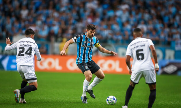 Com tropeços dos adversários, Grêmio enfrenta o Botafogo podendo terminar a rodada como vice