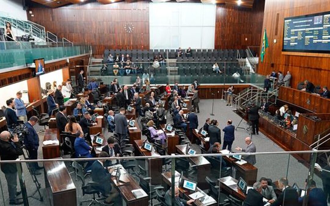 Plenário de terça-feira terá na pauta auxílio- refeição no Executivo e reajuste do piso regional