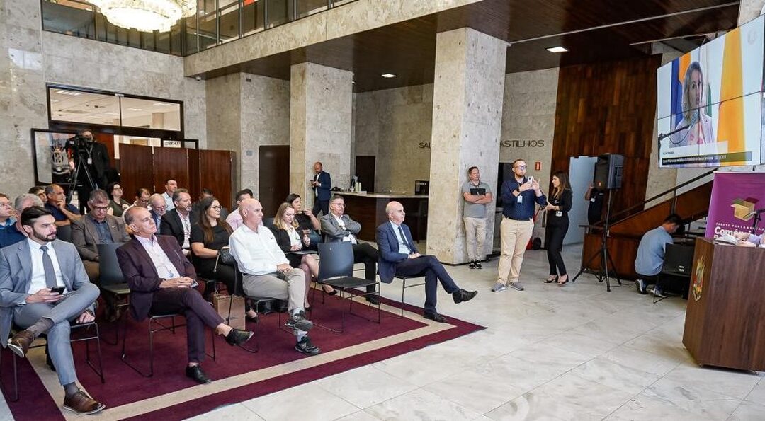 Reinstalada pela Assembleia Frente Parlamentar em defesa do Comércio de Bens e Serviços