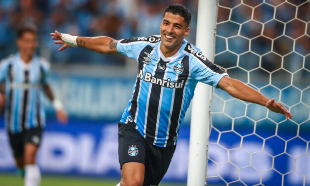 Após campanha com camisa do Grêmio, Luis Suárez reage: “Saudades do Brasil”