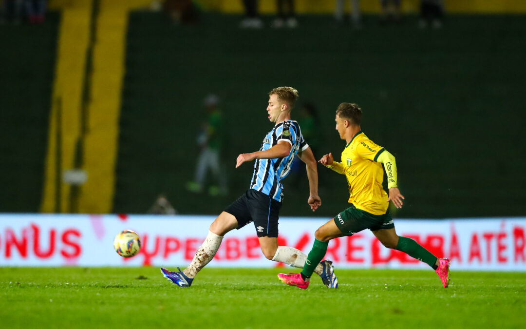 Com time cheio de jovens, Grêmio empata sem gols com o Ypiranga
