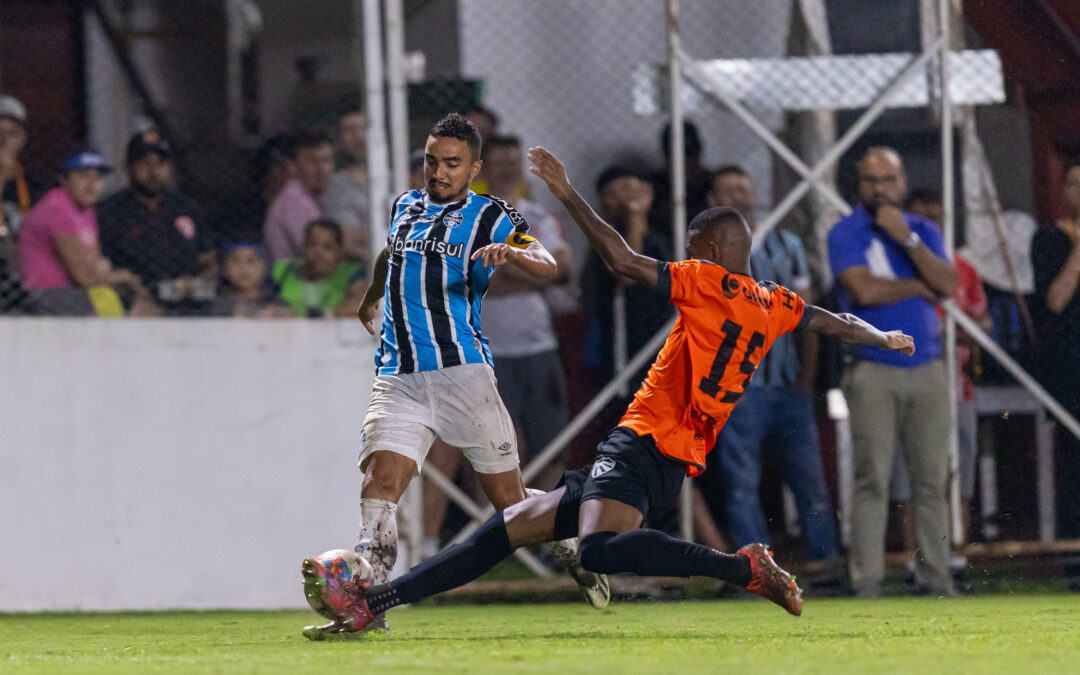 Noite para esquecer: Grêmio perde a Recopa e se recusa a receber medalha