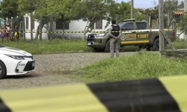 Ataque a tiros deixa três mortos na praia de Magistério, no litoral Norte