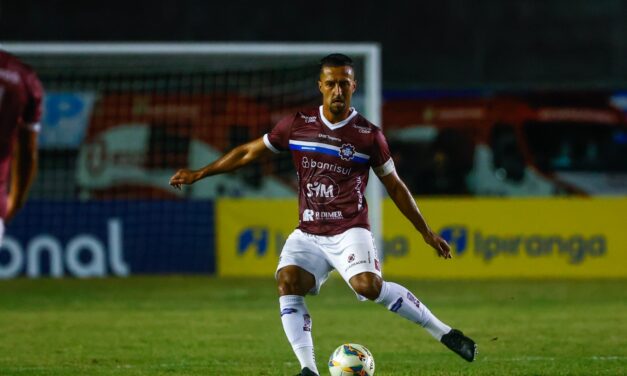 Zagueiro do Caxias sofre lesão em partida contra o Brasil e passa por cirurgia