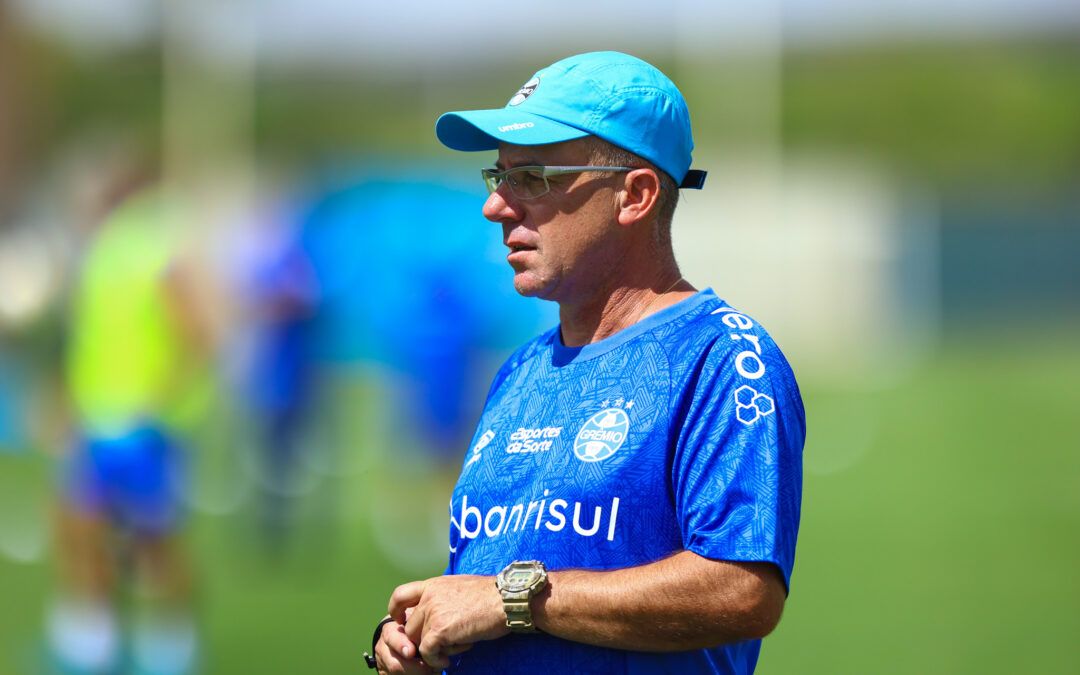 Grêmio efetiva Mário Pereira à preparador físico após saída de Reverson Pimentel