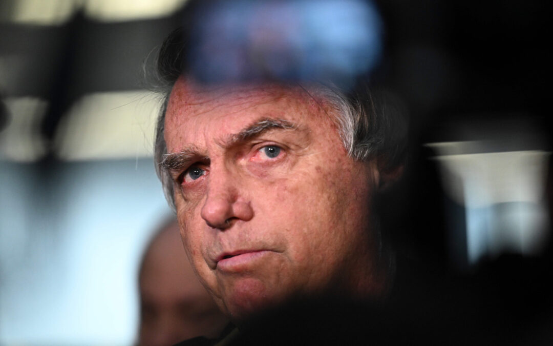 Jair Bolsonaro é alvo de operação; PF tem mandado para apreender passaporte do ex-presidente