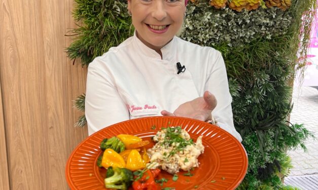 Receita em um minuto: frango na maionese ao creme de cebola e legumes na manteiga