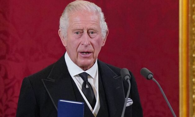 Palácio de Buckingham: Rei Charles III é diagnosticado com câncer