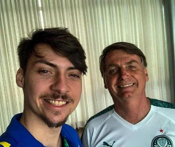 Jair Renan Bolsonaro é indiciado por falsidade ideológica e lavagem de dinheiro