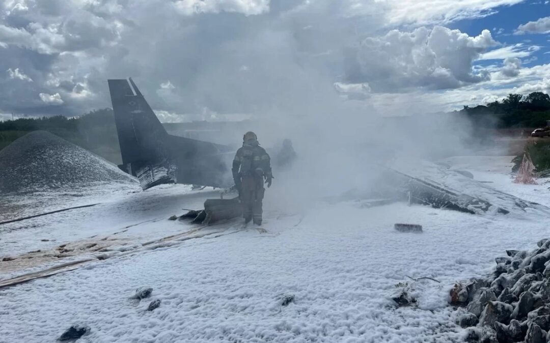 Aeronave da Policia Federal cai no aeroporto da Pampulha
