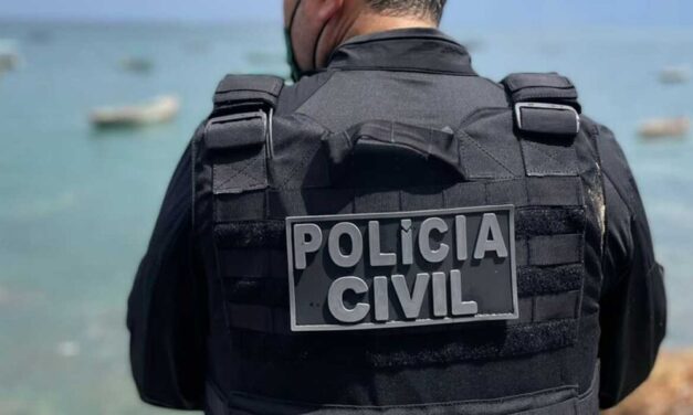 Policial civil é preso com armas e drogas em Porto Alegre