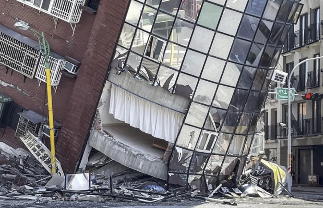 Terremoto devastador causa mortes e destruição em Taiwan